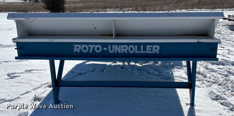 image for item DU6983 Roto round baler unroller