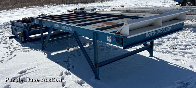 image for item DU6983 Roto round baler unroller