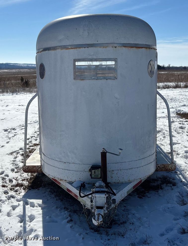 image for item DU6987 1973 W-W livestock trailer