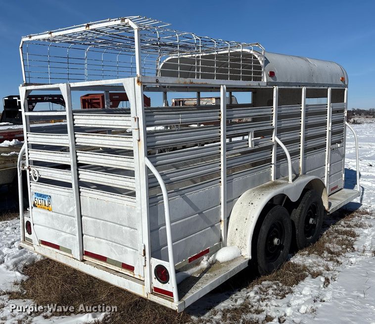 image for item DU6987 1973 W-W livestock trailer
