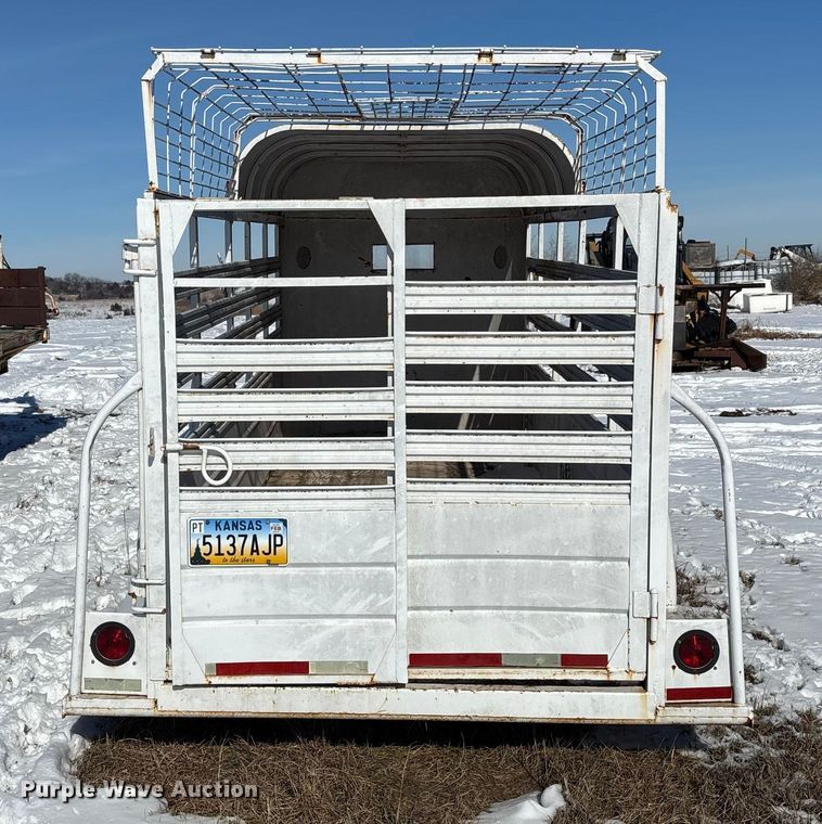 image for item DU6987 1973 W-W livestock trailer