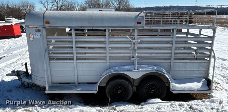 image for item DU6987 1973 W-W livestock trailer