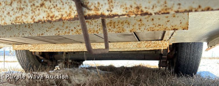 image for item DU6987 1973 W-W livestock trailer