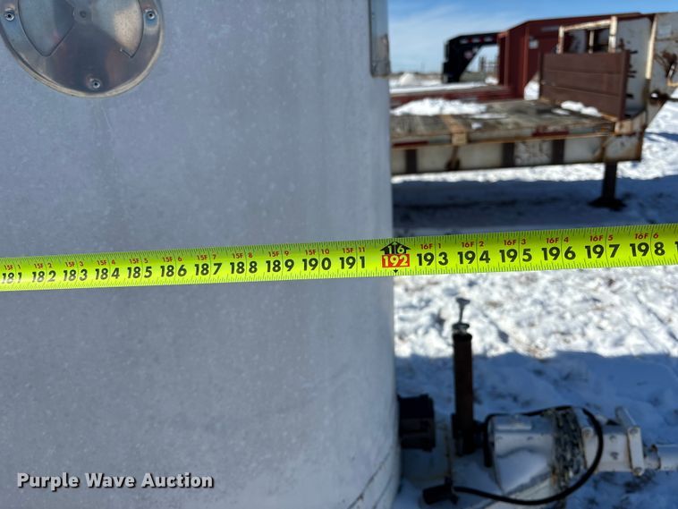 image for item DU6987 1973 W-W livestock trailer