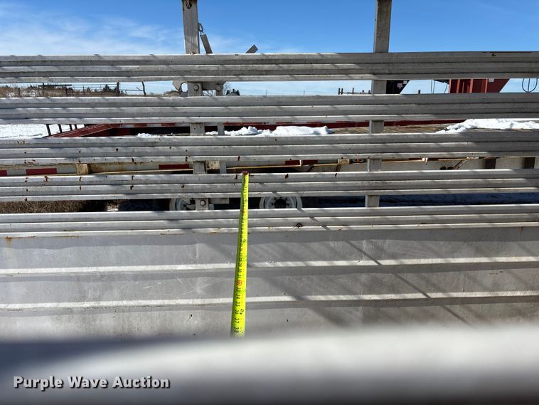 image for item DU6987 1973 W-W livestock trailer