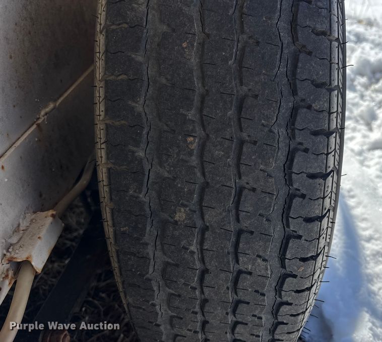 image for item DU6987 1973 W-W livestock trailer