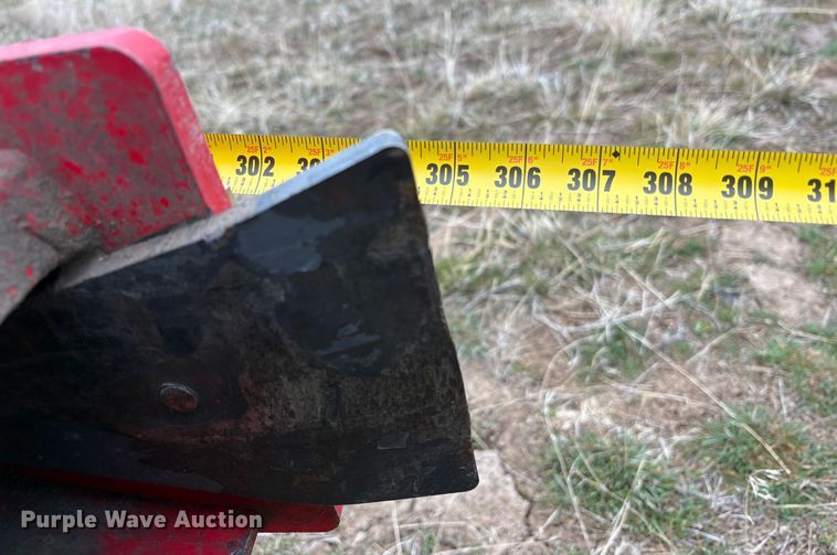 image for item EC8255 2020 Massey Ferguson 1393 swather / windrower