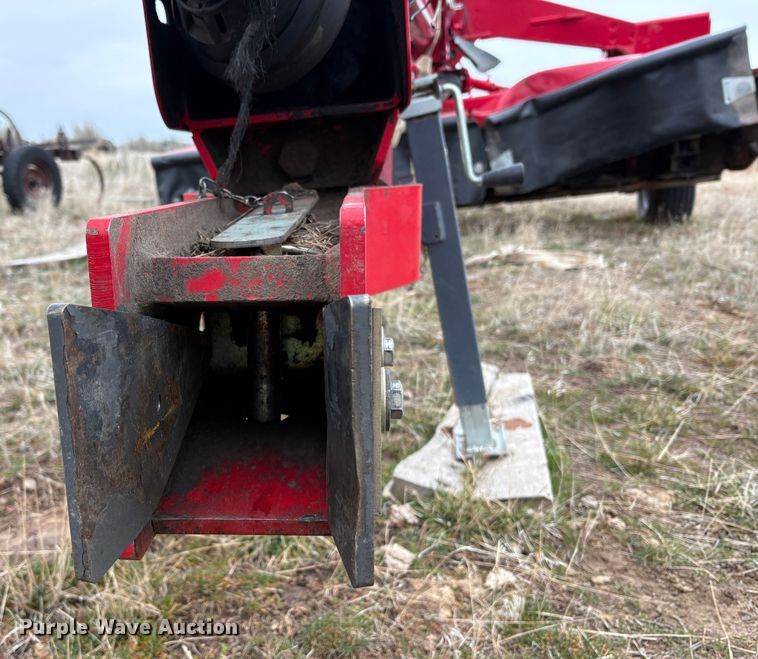 image for item EC8255 2020 Massey Ferguson 1393 swather / windrower