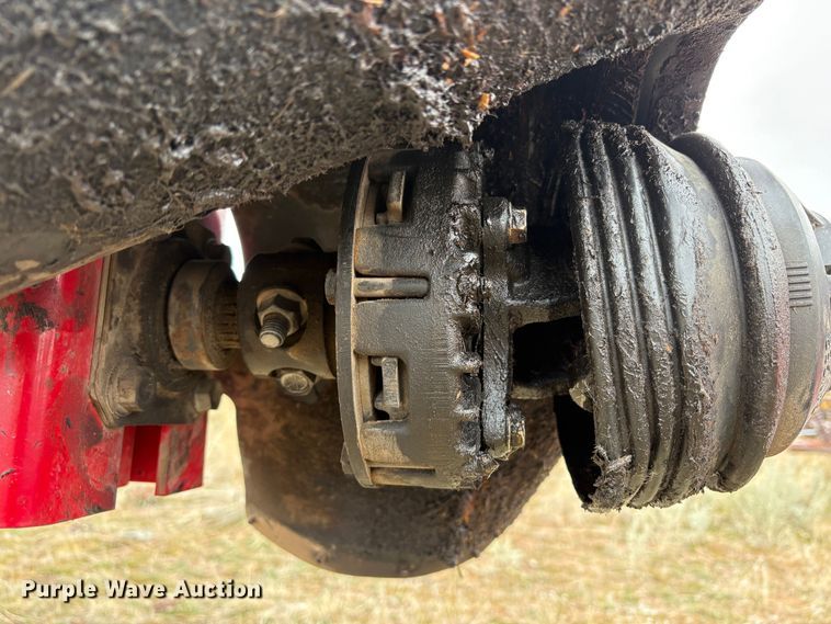 image for item EC8255 2020 Massey Ferguson 1393 swather / windrower