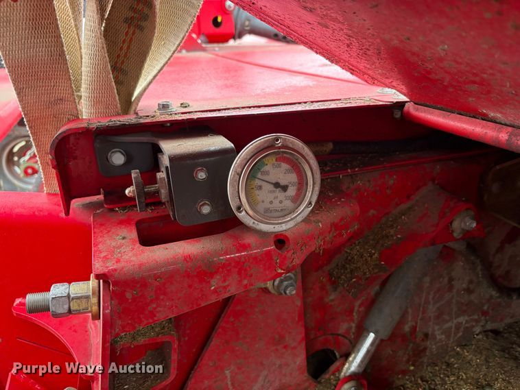 image for item EC8255 2020 Massey Ferguson 1393 swather / windrower