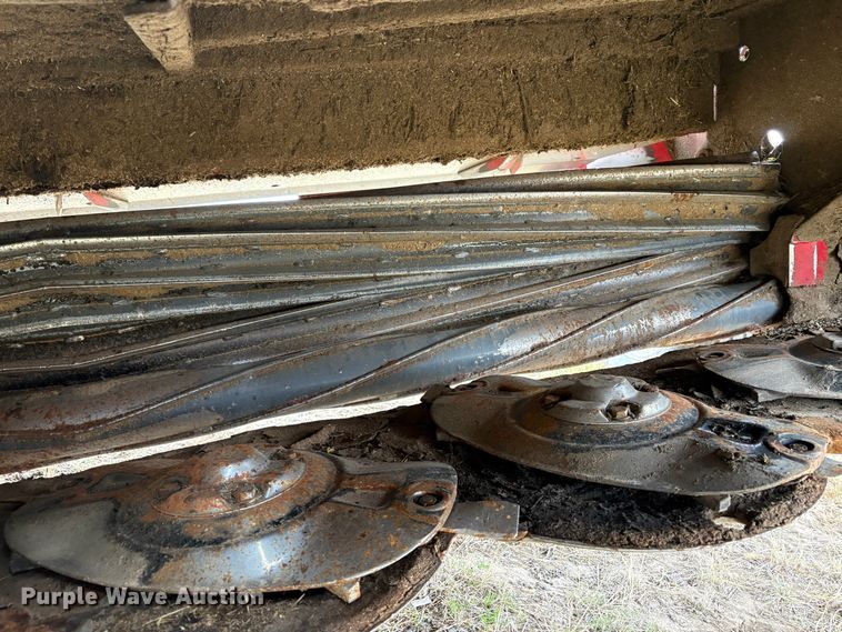 image for item EC8255 2020 Massey Ferguson 1393 swather / windrower