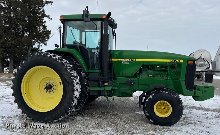 image for item EF2384 1998 John Deere 8200 tractor