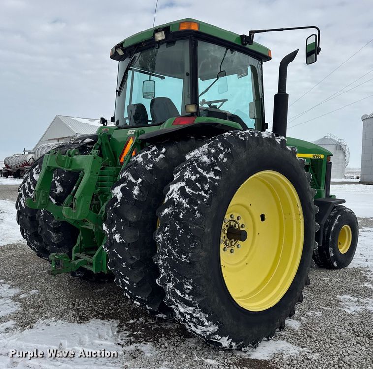 image for item EF2384 1998 John Deere 8200 tractor