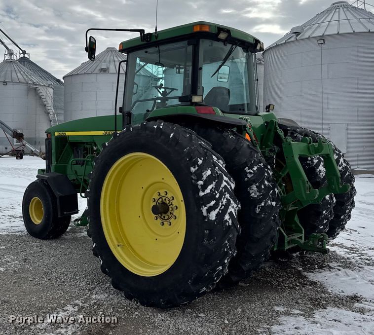 image for item EF2384 1998 John Deere 8200 tractor