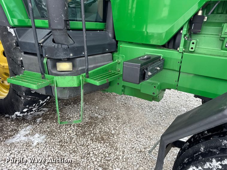 image for item EF2384 1998 John Deere 8200 tractor