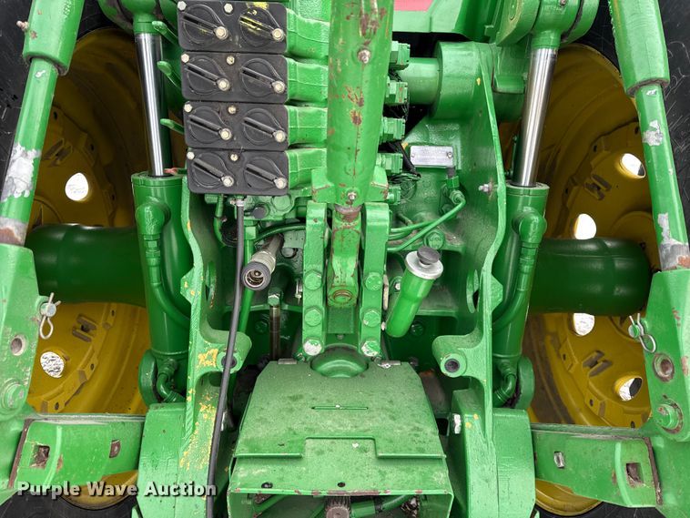 image for item EF2384 1998 John Deere 8200 tractor