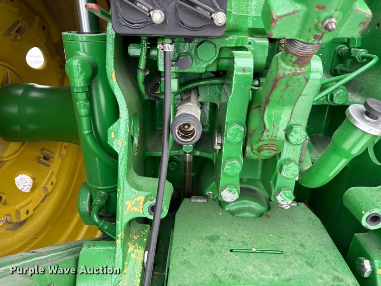 image for item EF2384 1998 John Deere 8200 tractor