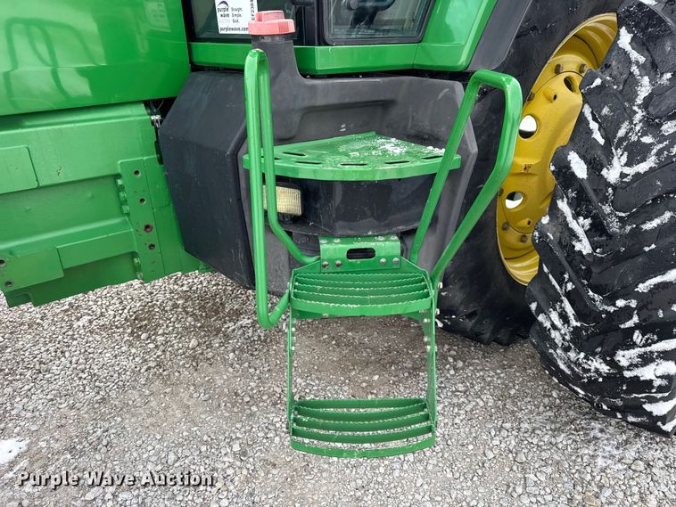 image for item EF2384 1998 John Deere 8200 tractor