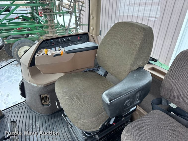 image for item EF2384 1998 John Deere 8200 tractor