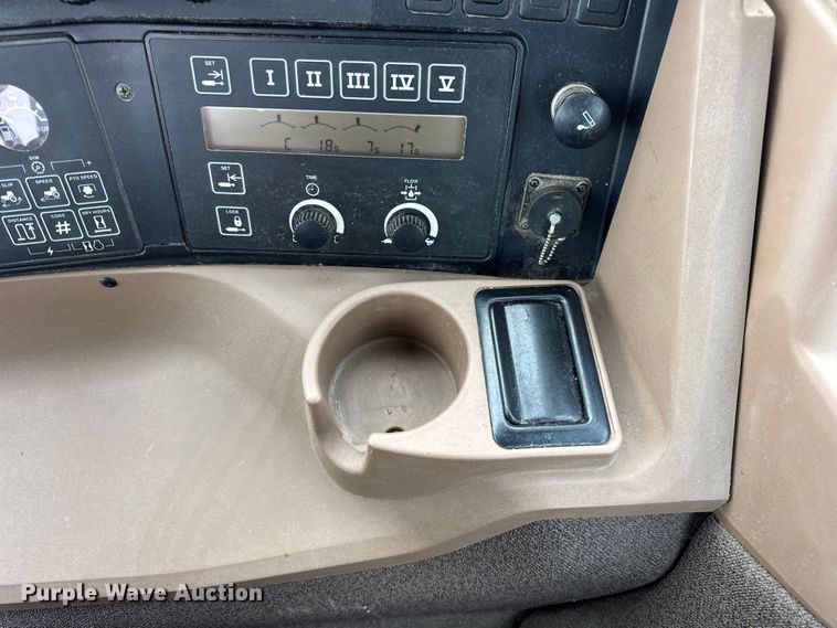 image for item EF2384 1998 John Deere 8200 tractor