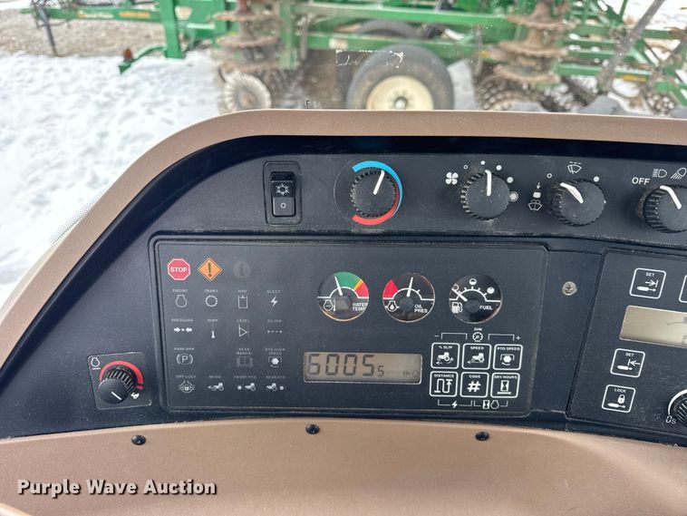 image for item EF2384 1998 John Deere 8200 tractor