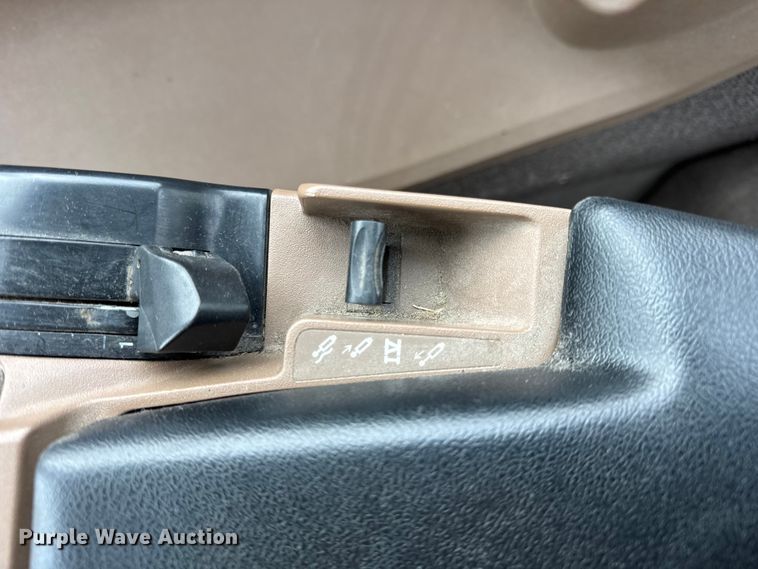 image for item EF2384 1998 John Deere 8200 tractor