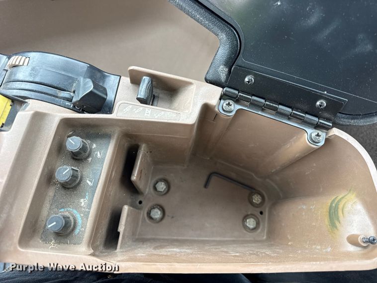 image for item EF2384 1998 John Deere 8200 tractor