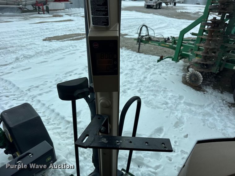 image for item EF2384 1998 John Deere 8200 tractor