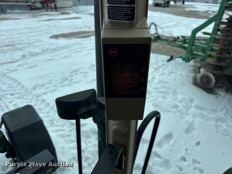 image for item EF2384 1998 John Deere 8200 tractor