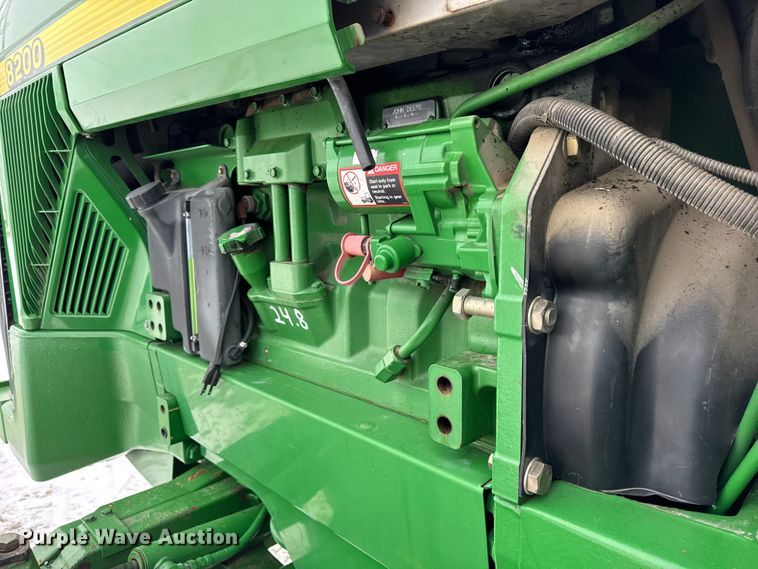 image for item EF2384 1998 John Deere 8200 tractor