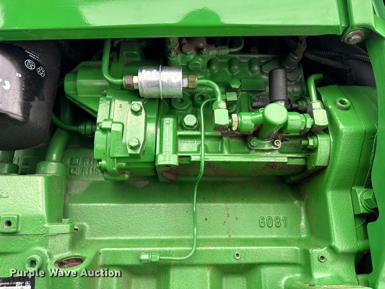 image for item EF2384 1998 John Deere 8200 tractor