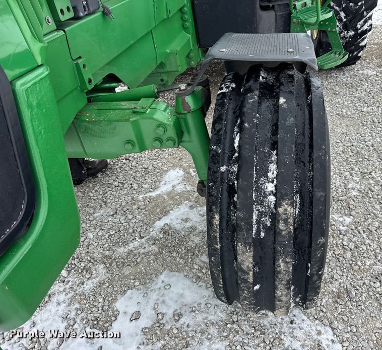 image for item EF2384 1998 John Deere 8200 tractor