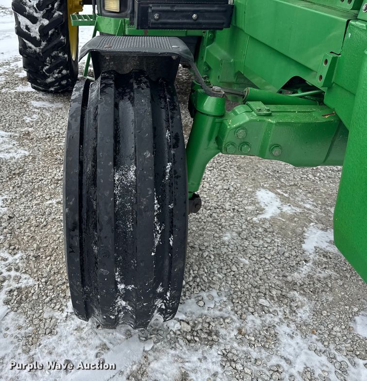 image for item EF2384 1998 John Deere 8200 tractor