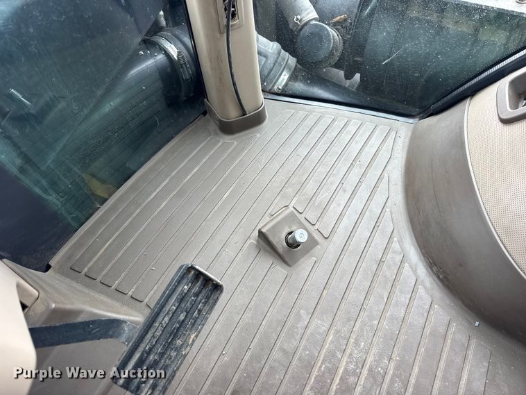 image for item EF2385 2013 John Deere 9510R 4WD tractor