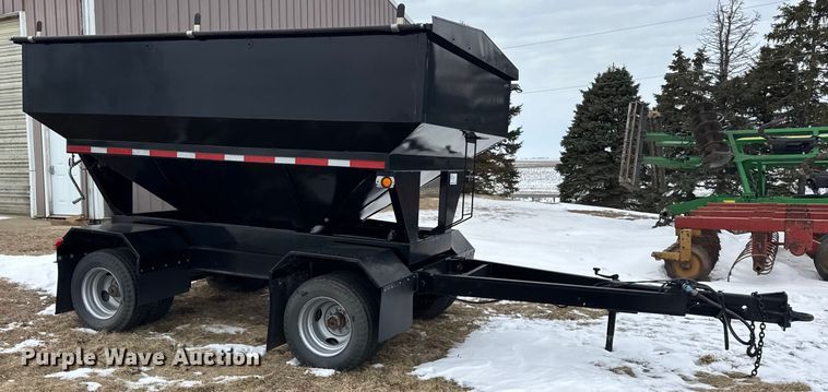 image for item EF2386 Gravity wagon