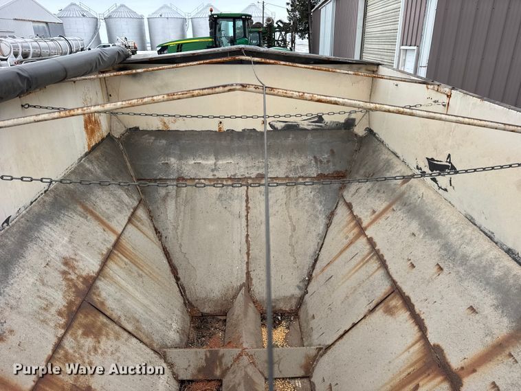 image for item EF2386 Gravity wagon