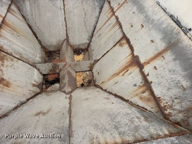 image for item EF2386 Gravity wagon