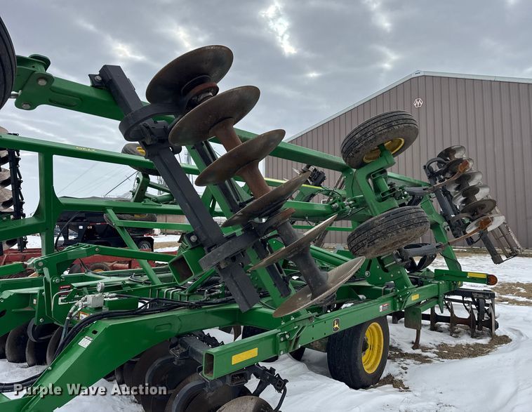 image for item EF2388 2021 John Deere 2720 disk ripper