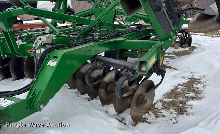 image for item EF2388 2021 John Deere 2720 disk ripper