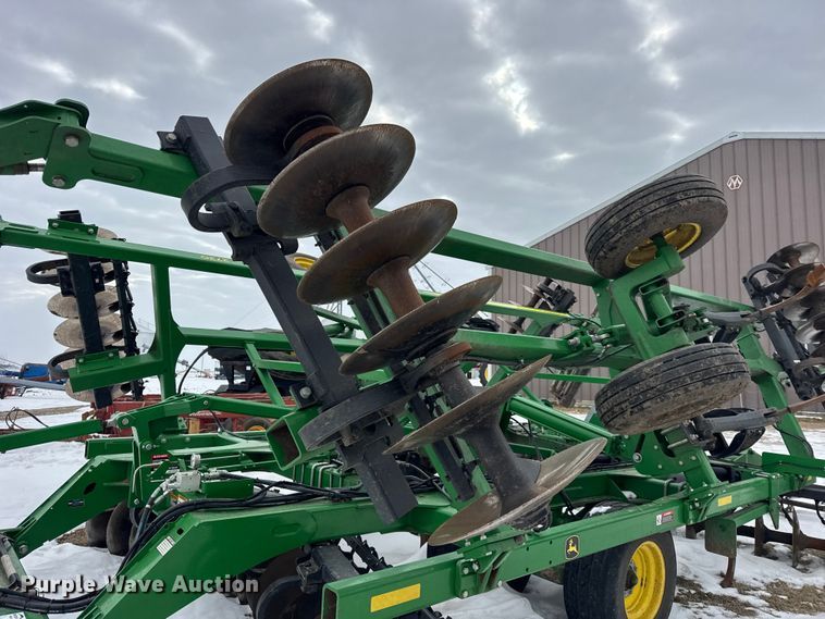 image for item EF2388 2021 John Deere 2720 disk ripper