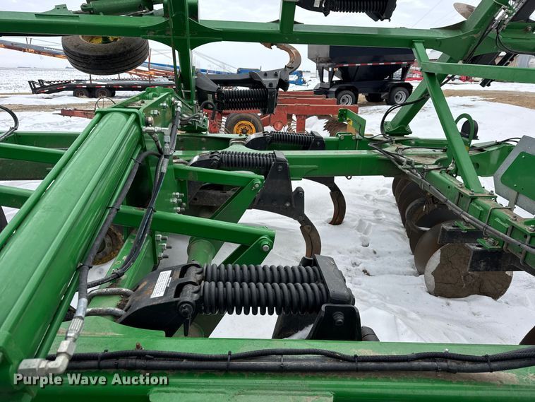 image for item EF2388 2021 John Deere 2720 disk ripper
