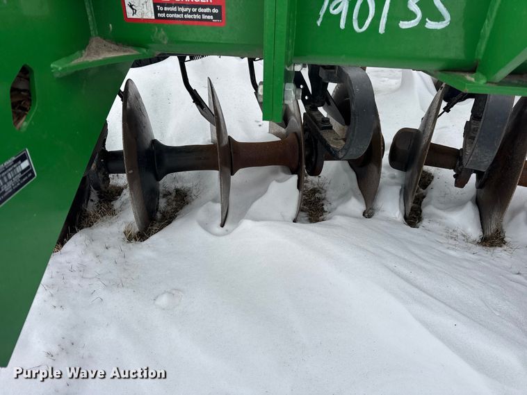 image for item EF2388 2021 John Deere 2720 disk ripper