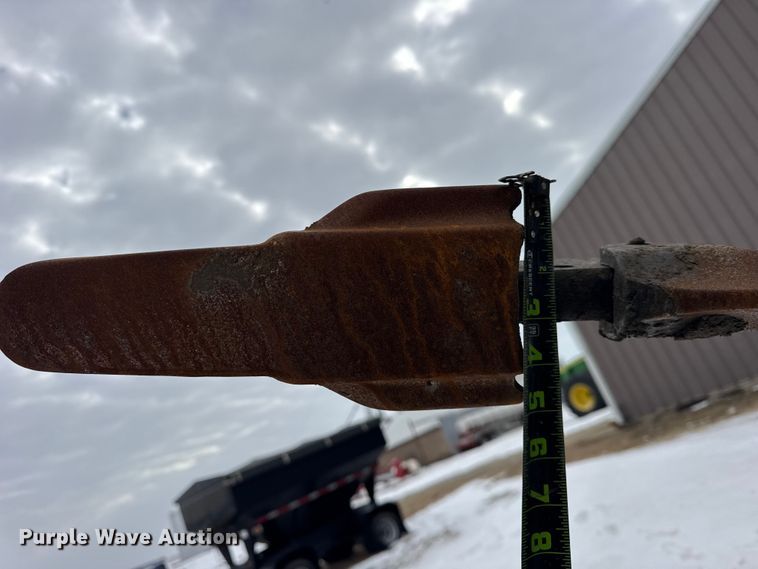 image for item EF2388 2021 John Deere 2720 disk ripper