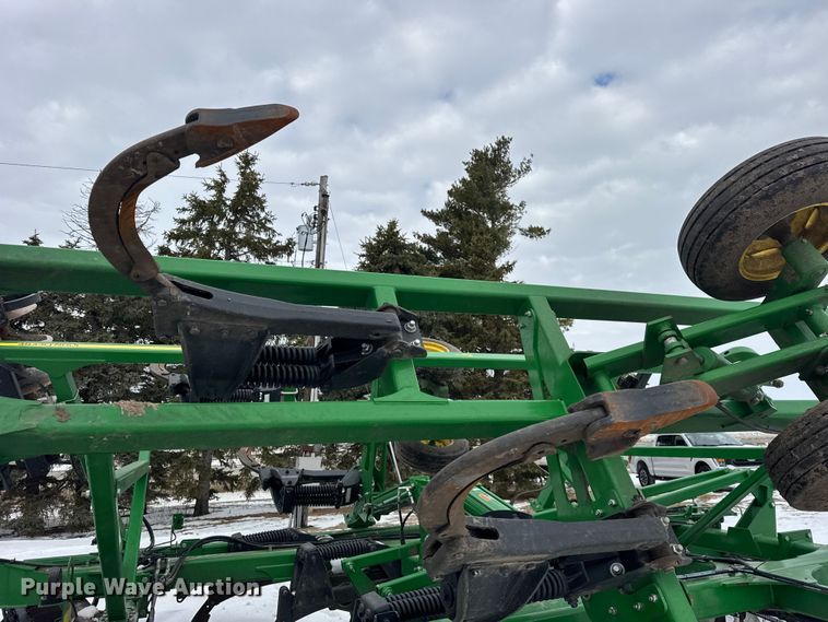 image for item EF2388 2021 John Deere 2720 disk ripper