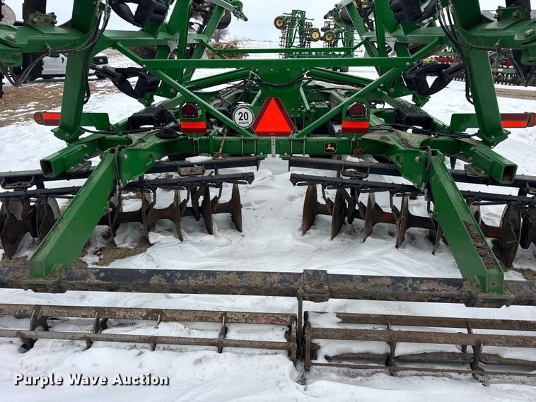 image for item EF2388 2021 John Deere 2720 disk ripper