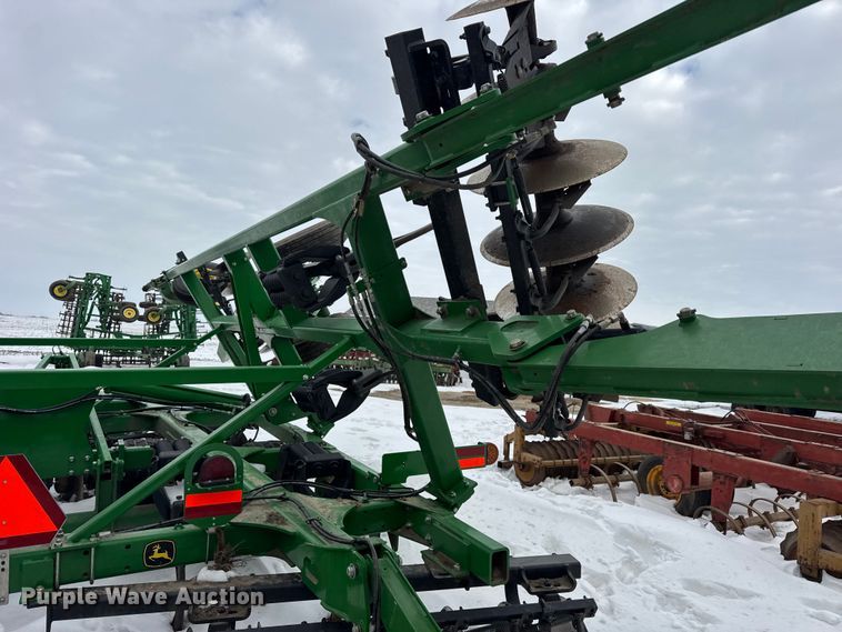image for item EF2388 2021 John Deere 2720 disk ripper