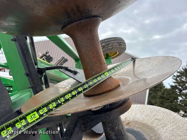 image for item EF2388 2021 John Deere 2720 disk ripper