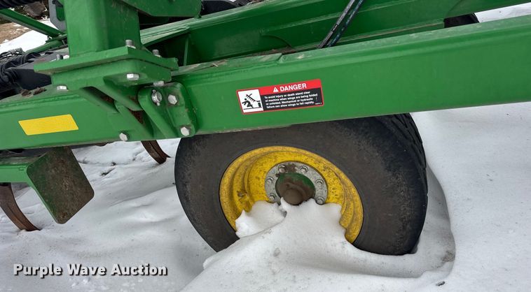 image for item EF2388 2021 John Deere 2720 disk ripper