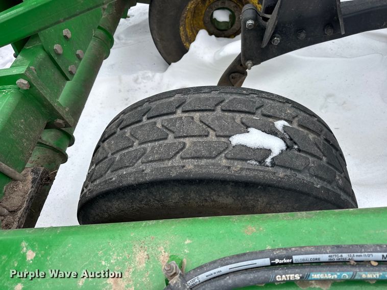image for item EF2388 2021 John Deere 2720 disk ripper