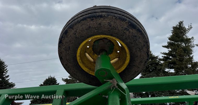 image for item EF2388 2021 John Deere 2720 disk ripper